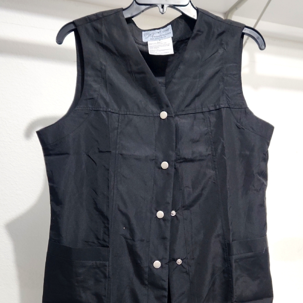 Salon or Grooming Vest-Black Sleeveless Button-Up